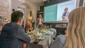 Mehr über den Artikel erfahren Gourmet & Gelassenheit: Ätherische Öle im Business-Kontext – Erfolgreiche Veranstaltung in Radebeul